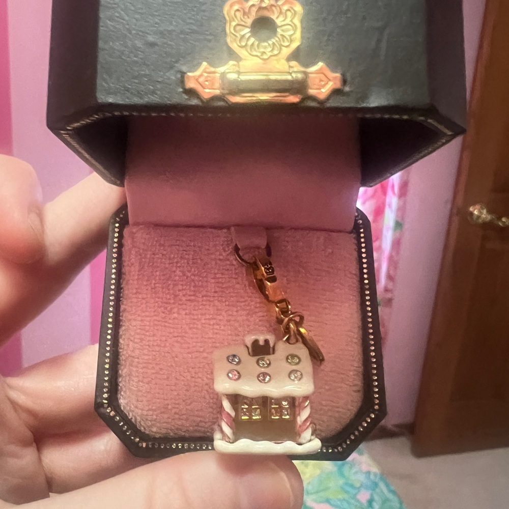 Juicy couture gingerbread house charm LIMITED EDITION 2007